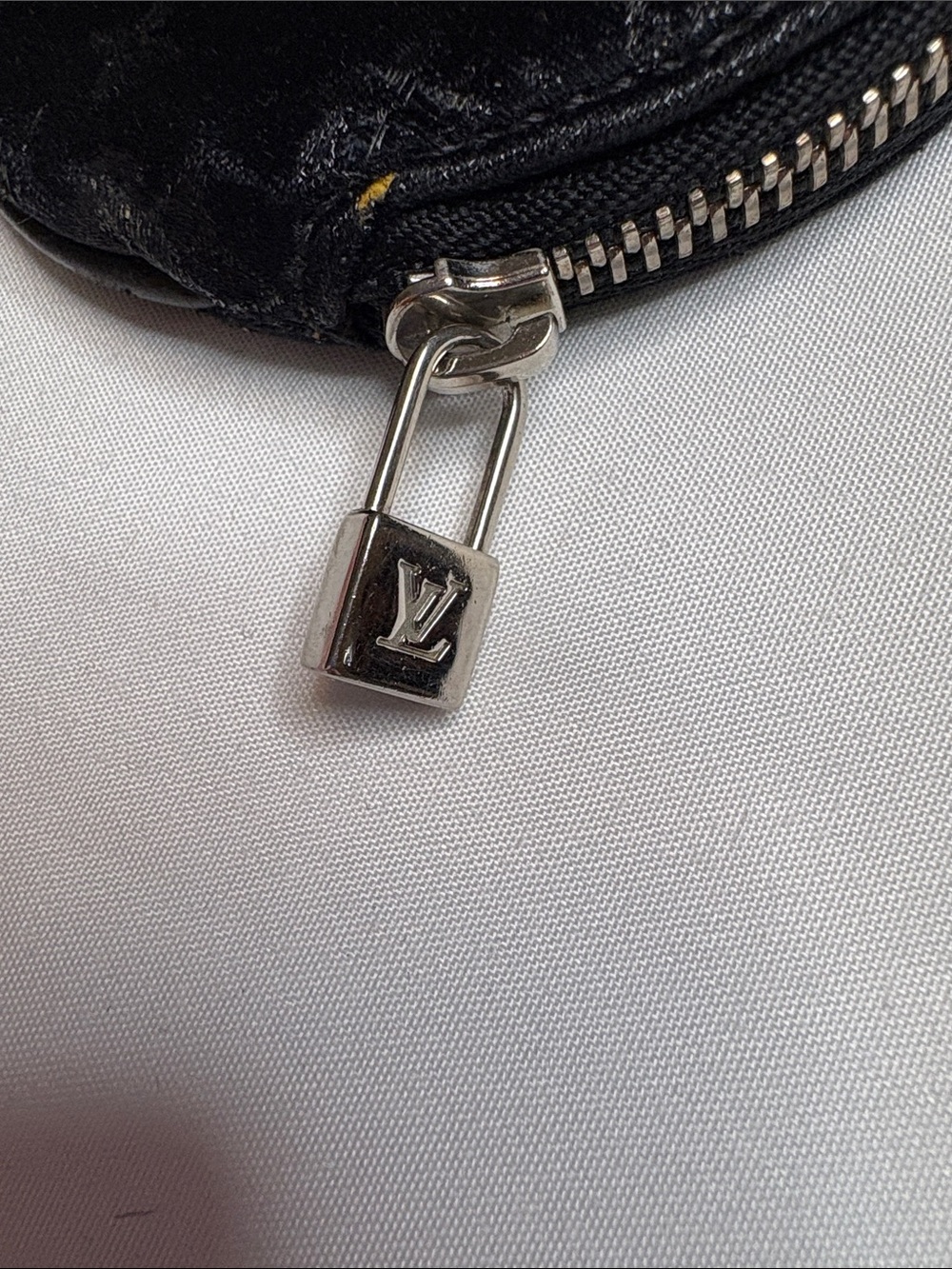LV Coin Pouch - has flaws - details shown - Picture 6 of 7